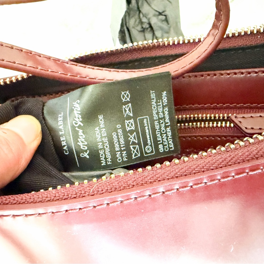 & Other Stories Sleek Leather Shoulder Bag in Burgundy Oxblood - Picture 9 of 14